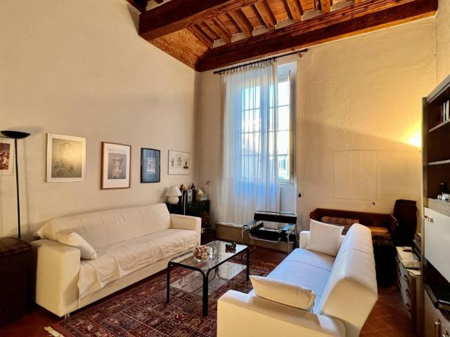 Appartamento di ampia superficie in centro storico in vendita a Lucca, Centro storico