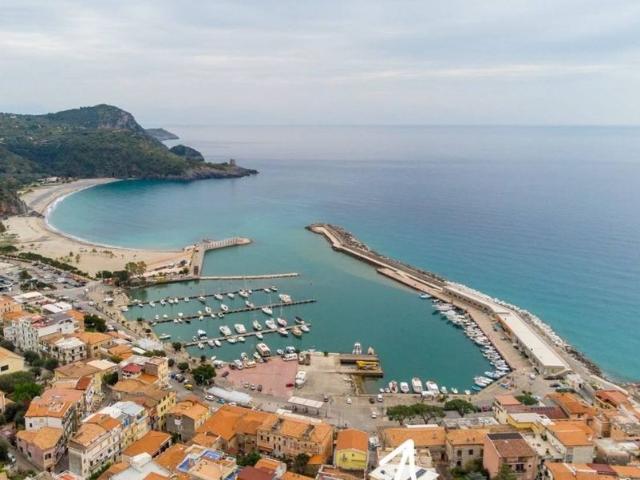 Appartamento di lusso di 120 m² in vendita Piazza San Domenico, Camerota, Campania