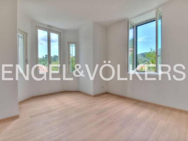 Prestigioso appartamento di 140 m² in vendita Via Tigullio, 14, Santa Margherita Ligure, Genova, Liguria