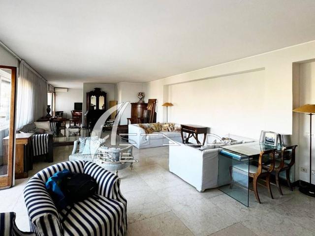 Appartamento di lusso di 186 m² in vendita Via dei Monti Parioli, 44, Roma, Lazio