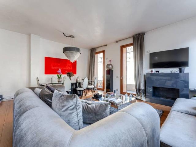 Prestigioso appartamento di 180 m² in vendita Viale Premuda, 27, Milano, Lombardia