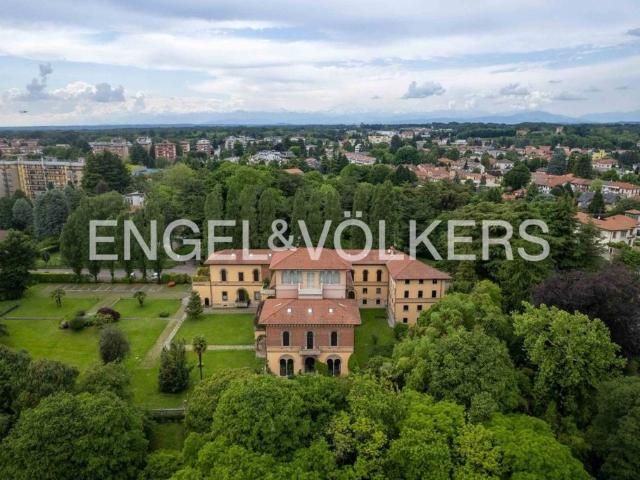 Appartamento di lusso di 227 m² in vendita Via Solferino, 10, Gallarate, Lombardia