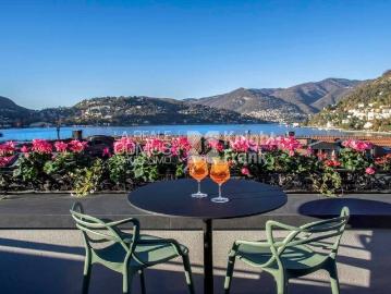 Appartamento di lusso di 220 m² in vendita Piazza Camillo Benso di Cavour, 27, Como, Lombardia