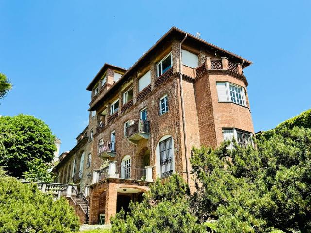 Appartamento di lusso di 230 m² in vendita Via Mario Mogna 56, Pecetto, Torino, Piemonte