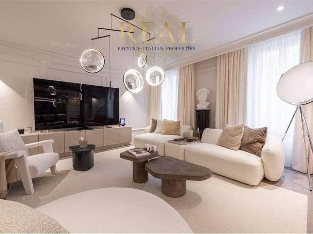 Appartamento di lusso di 258 m² in vendita Lungarno Vespucci, Firenze, Toscana