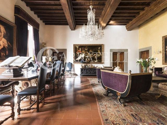 Appartamento di lusso di 280 m² in vendita Firenze, Italia