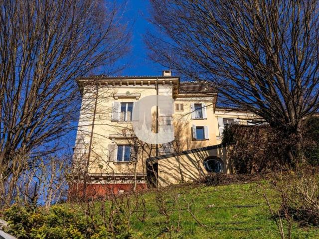 Prestigioso appartamento in vendita Strada di Valpiana, 12, Torino, Provincia di Torino, Piemonte
