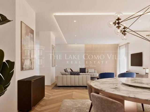 Appartamento di lusso di 338 m² in vendita Piazza Cavour, 33, Como, Lombardia