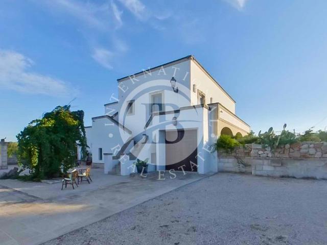 Appartamento di lusso di 680 m² in vendita Savelletri, Italia