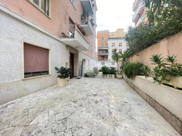 Appartamento di lusso in vendita Via Giacinto Carini, Roma, Lazio