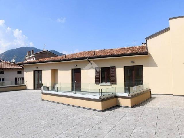 Appartamento di lusso in vendita Via Mirolte, Iseo, Lombardia