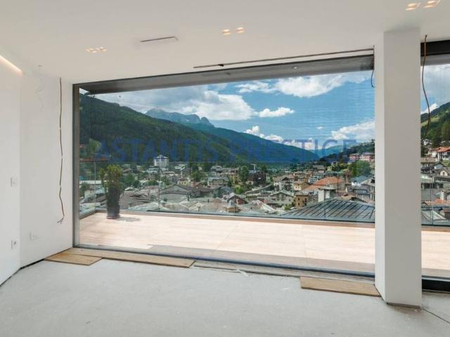 Appartamento di lusso in vendita Piazza 27 Settembre, Ponte di Legno, Brescia, Lombardia