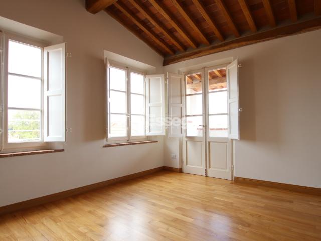 Appartamento di pregio a Centro storico, Lucca