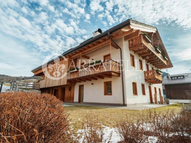 Appartamento di prestigio di 140 m² in affitto Cortina d'Ampezzo, Italia
