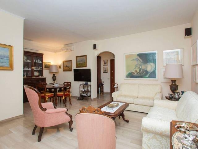 Appartamento di prestigio di 145 m² in vendita Via Giovanni Battista Niccolini, 30, Milano, Lombardia