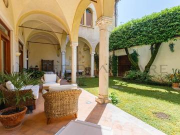 Appartamento di prestigio di 193 m² in vendita Piazza delle Erbe, Padova, Veneto