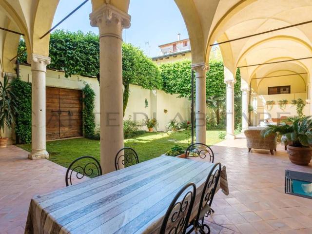Appartamento di prestigio di 193 m² in vendita Piazza delle Erbe, Padova, Veneto