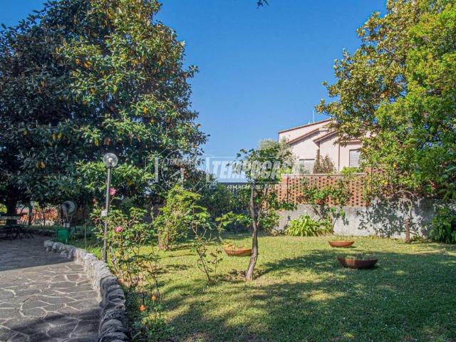 Casa di 1000 mq in vendita Via Ghirardelli Pescetto, Genova, Liguria