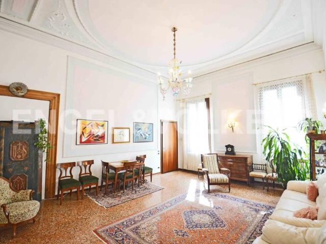 Appartamento di lusso di 155 m² in vendita Calle Larga Foscari, Venezia, Veneto