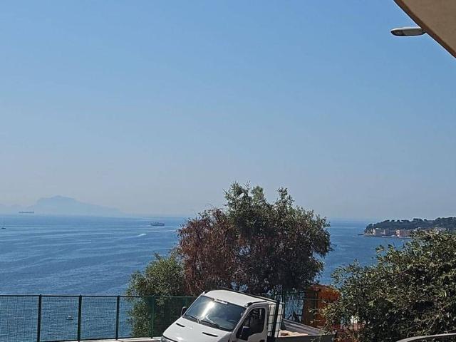 Appartamento di prestigio di 200 m² in vendita Napoli, Italia