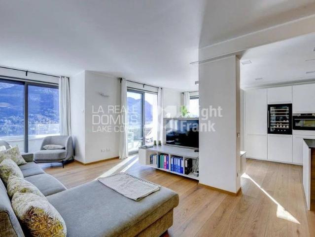 Appartamento di lusso di 220 m² in vendita Via Regina Nuova, 24, Carate Urio, Como, Lombardia