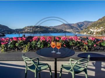 Appartamento di prestigio di 239 m² in vendita Como, Italia