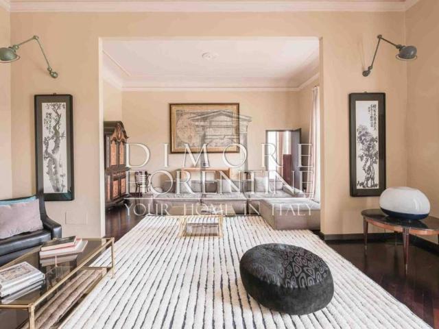 Appartamento di prestigio di 305 m² in vendita Lungarno Amerigo Vespucci, 50, Firenze, Toscana