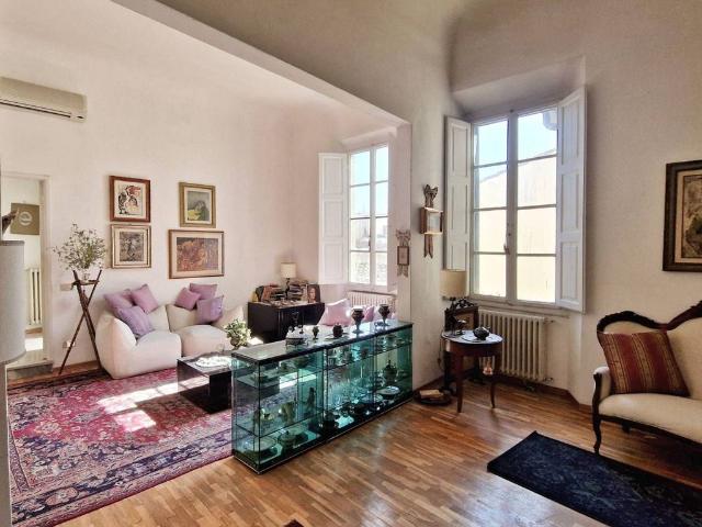 Appartamento di prestigio in vendita Borgo degli Albizi, Firenze, Toscana