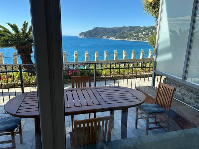 Appartamento di prestigio in vendita Via Vecchie Fornaci, 36, Spotorno, Liguria