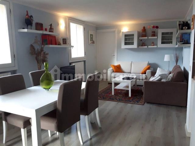 Appartamento frazione Tilly, Tilly, Challand Saint Anselme