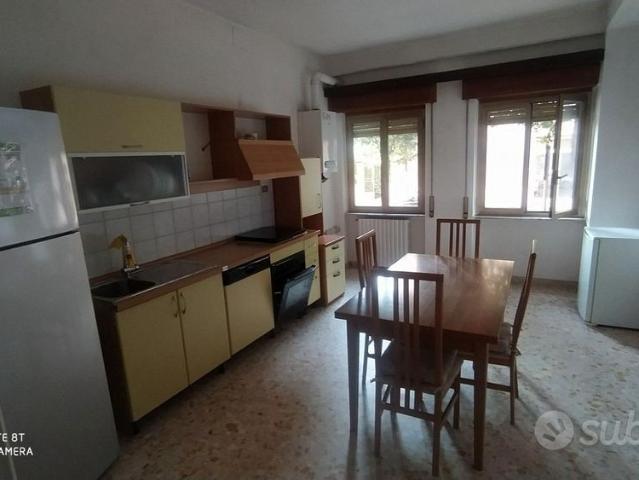 Appartamento in centro primo piano con balcone
