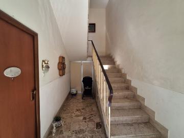 Appartamento in Affitto – Zona Leonardo da Vinci / Via DogaliVia Sciara Sciat, PalermoLuminoso e interamente arredato, questo appartamento si trova al secondo piano senza ascensore di una tranquilla palazzina di soli tre piani. L'immobile gode di una do