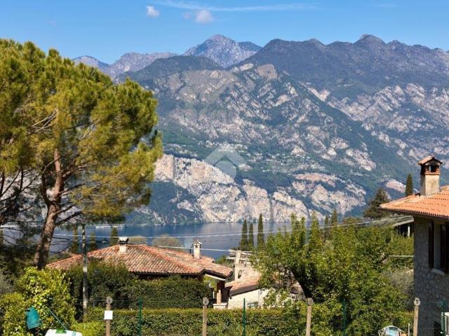 Appartamento in affitto a Malcesine via Calchere, 3, arredato, terrazzo, collinare TrovaCasa