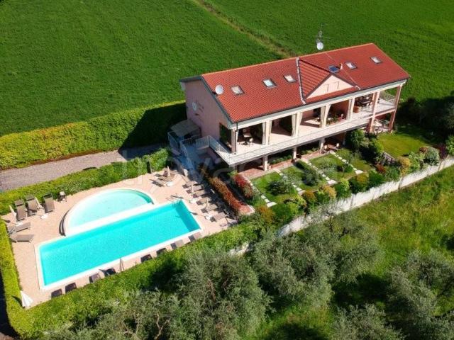 Appartamento in affitto a Manerba del Garda via Scazzola, arredato, giardino privato, posto auto TrovaCasa