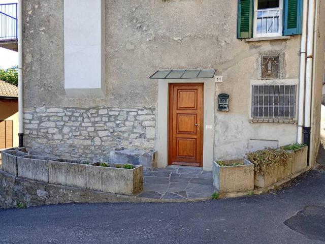 Appartamento in affitto a Maslianico CO