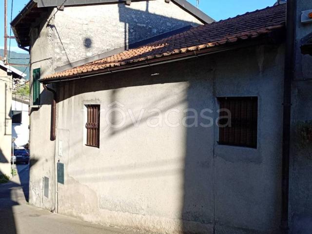 Appartamento in affitto a Maslianico via Cozzena, 18, vista lago, balcone, studio TrovaCasa