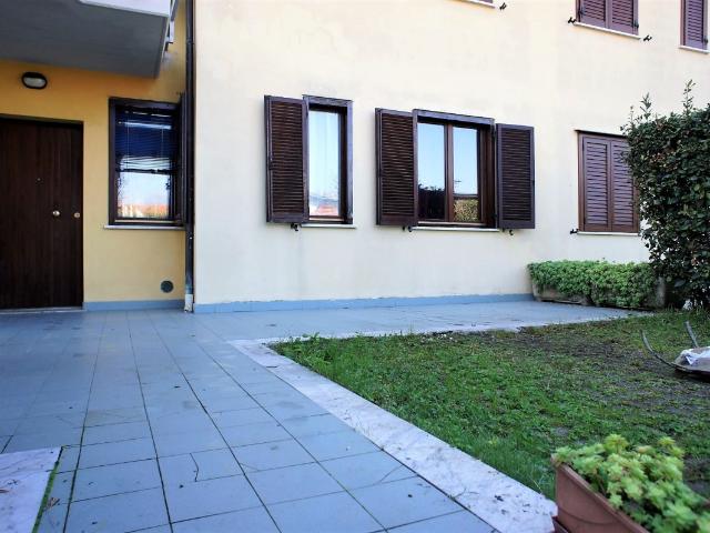 Appartamento in affitto a Massa Marina Di Massa