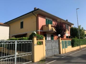 Appartamento in affitto a Massa MS