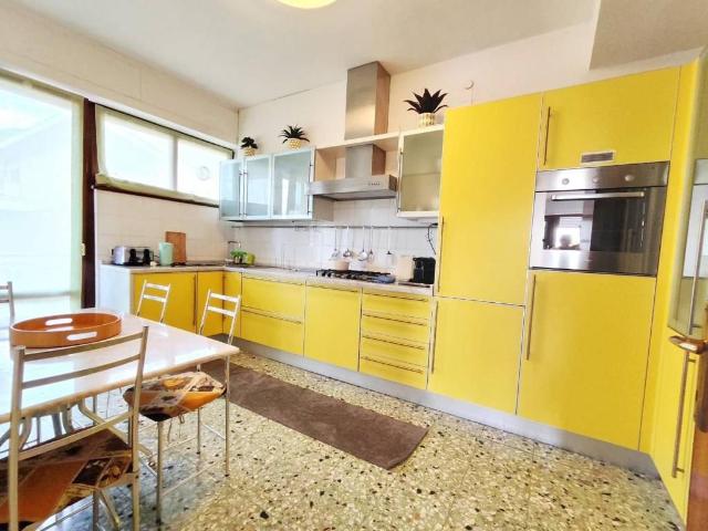 Appartamento in affitto a Massa MS