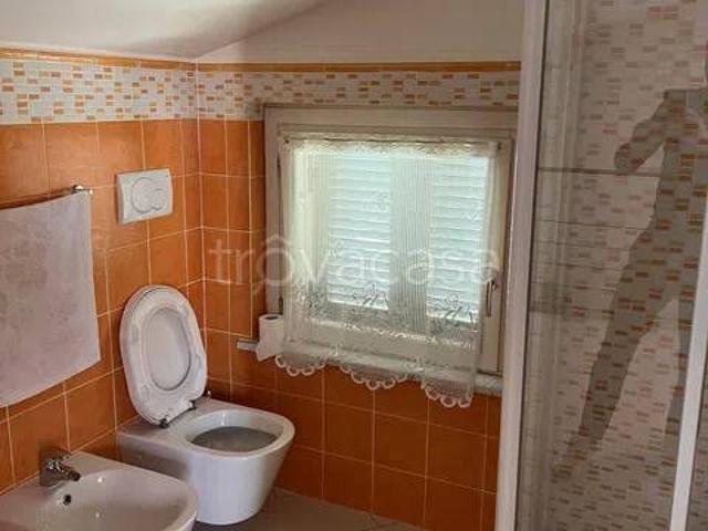 Appartamento in affitto a Massa neighbourhood: Marina Di Massa Centro, posto auto, terrazzo, ultimo piano TrovaCasa