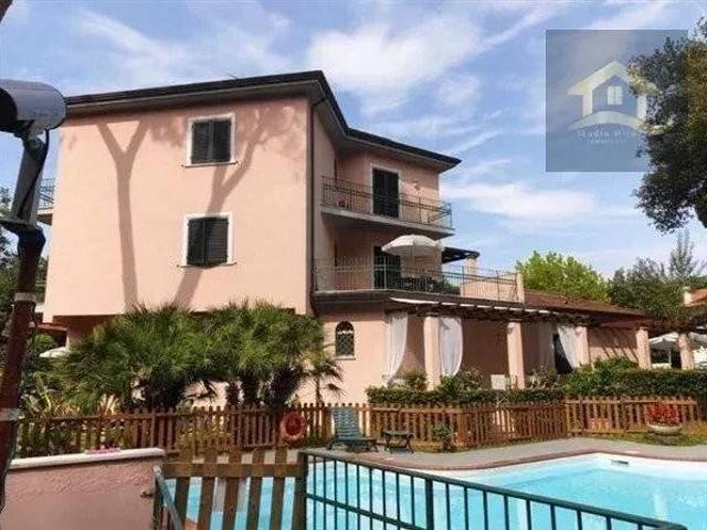 Appartamento in affitto a Massa via delle Macchie, arredato, giardino, ascensore TrovaCasa