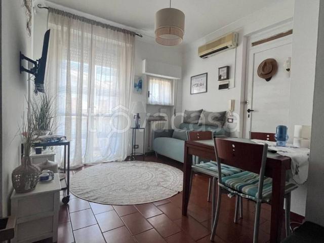 Appartamento in affitto a Massa viale Marina, arredato, lavatrice, lavastoviglie TrovaCasa