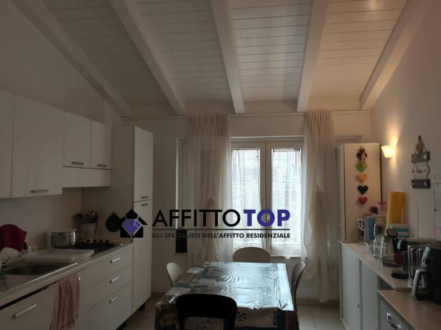 Appartamento in Affitto a Massa