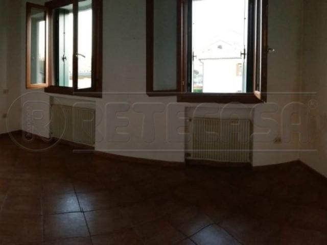Appartamento in affitto a Marostica, giardino privato, parzialmente arredato, buono stato TrovaCasa