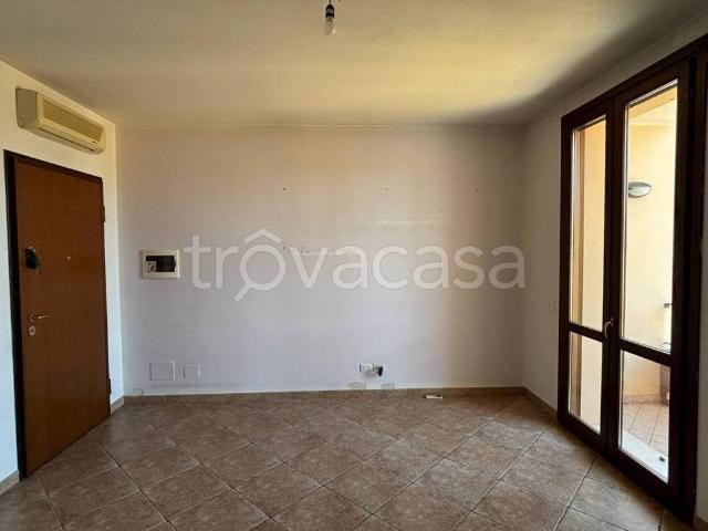 Appartamento in affitto a Martignana di Po via Camillo Benso di Cavour, non arredato/vuoto, posto auto, box TrovaCasa