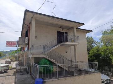 Appartamento in affitto a Medesano PR