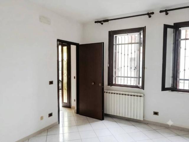 Appartamento in affitto a Melara RO