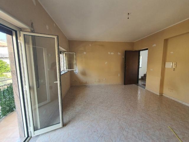 Appartamento in affitto a Messina messina Consolare Valeria,277, non arredato/vuoto, posto auto, balcone TrovaCasa