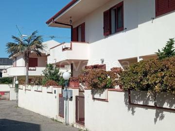 Appartamento in affitto a Messina via Fazzino, arredato, giardino privato, posto auto TrovaCasa