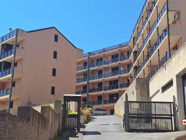 Appartamento in affitto a Messina via g.Arenaprimo, parzialmente arredato, ascensore, balcone TrovaCasa